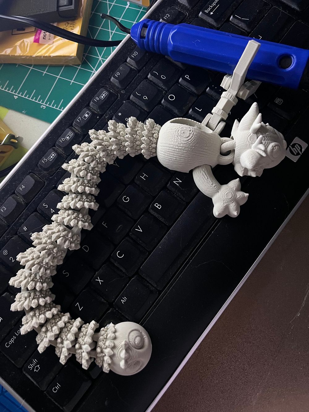 Mechimaru: The Articulated Desk Pet Powered by Love